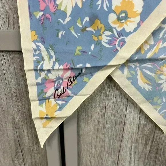 Bill Blass Scarf Blue Color Floral Print Rectangle Wraps around Neck - Picture 3 of 5